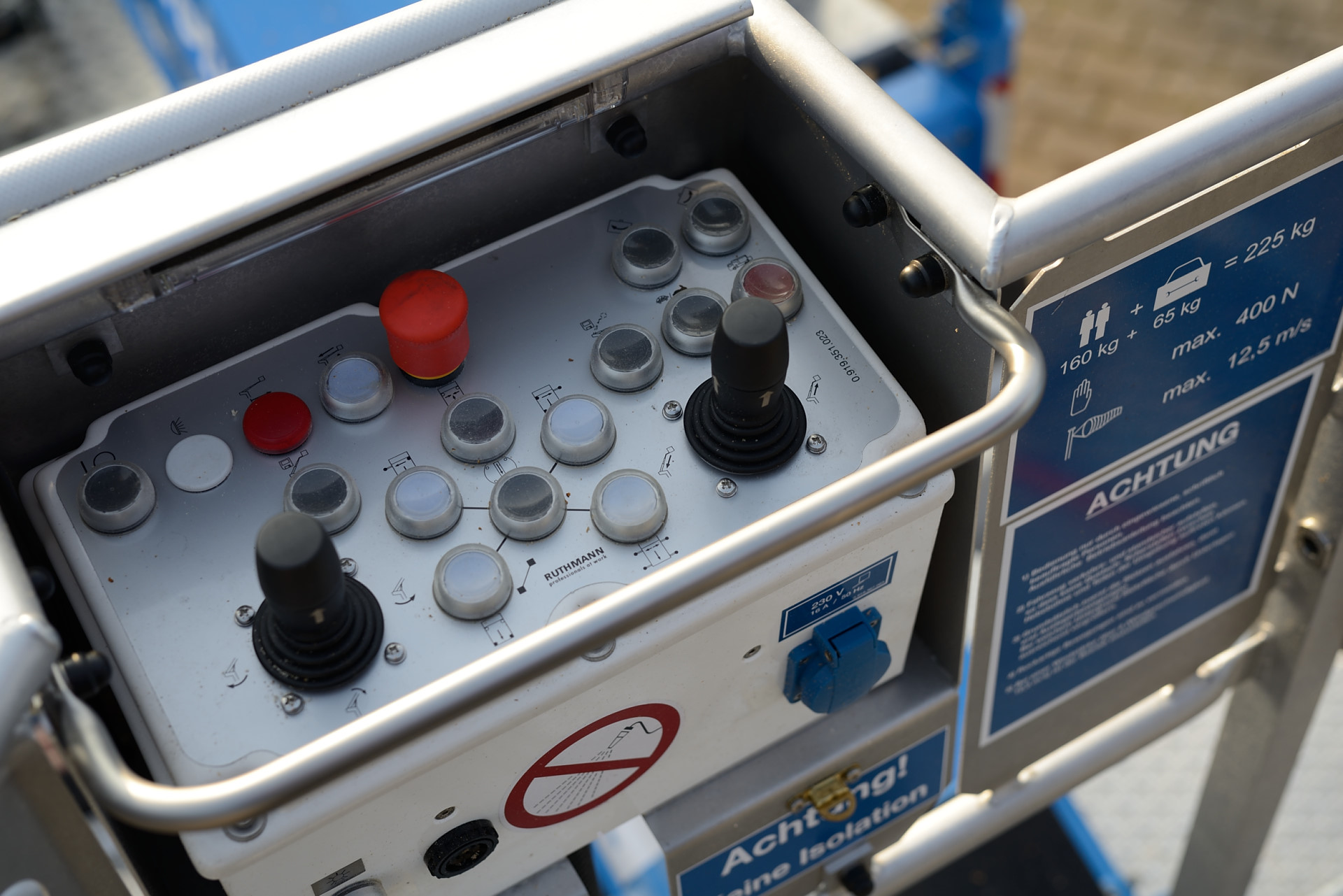 Steuerung-Pult Bühne mieten